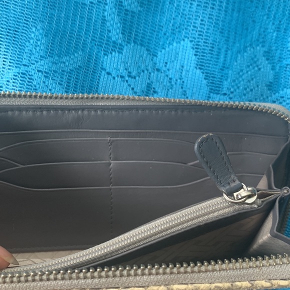 Cole Haan wallet - zippered - Picture 5 of 7